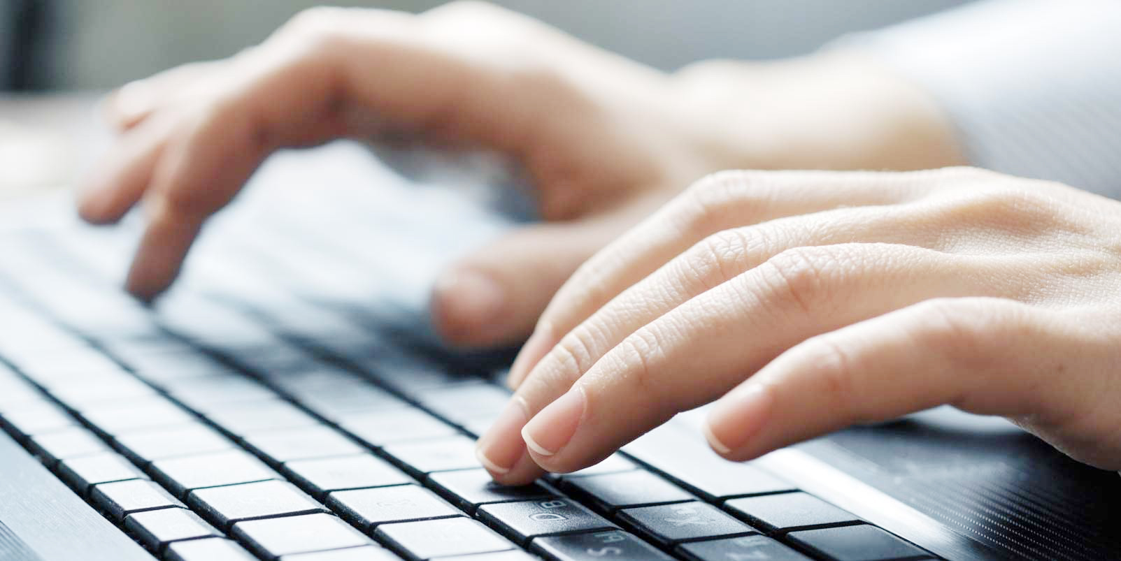 الإيقافات الأخيرة عرّت "الشماتة وثقافة القصاص" .. الفضاء الالكتروني يتحول إلى ساحة معارك وتخوين وانتقام